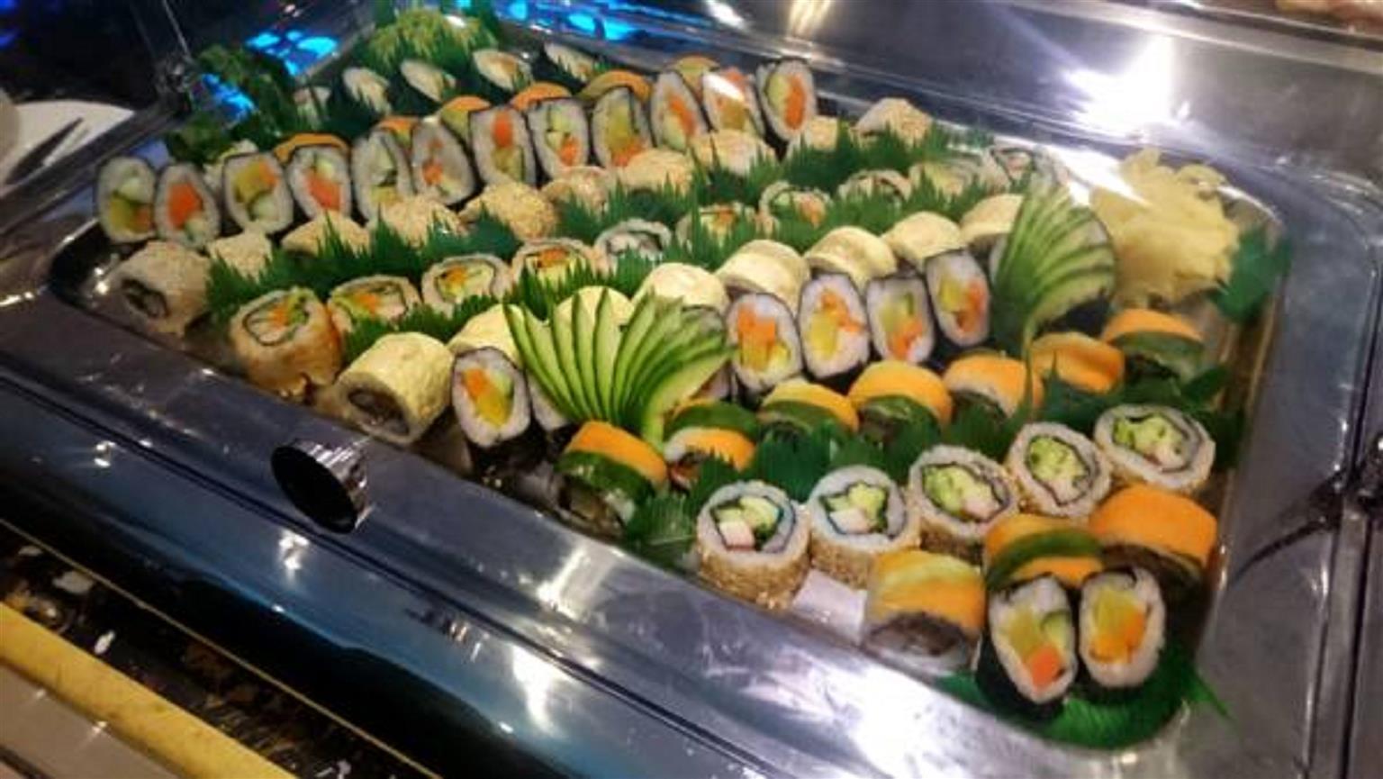 Al Ahsa Grand Serviced Apartment Al-Hofuf Exterior foto Sushi at the buffet