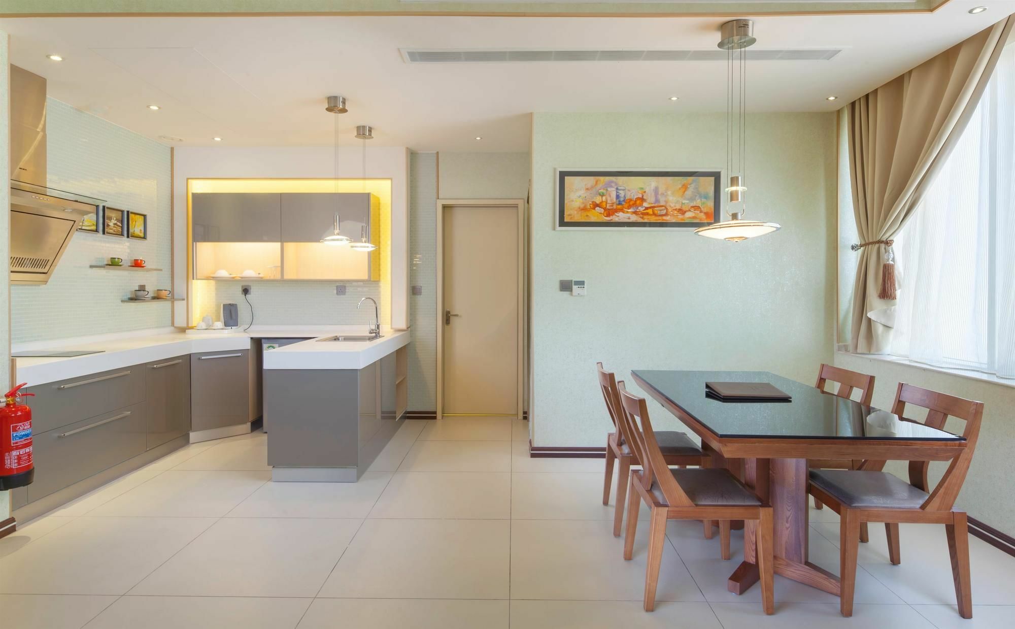 Al Ahsa Grand Serviced Apartment Al-Hofuf Exterior foto A modern kitchen