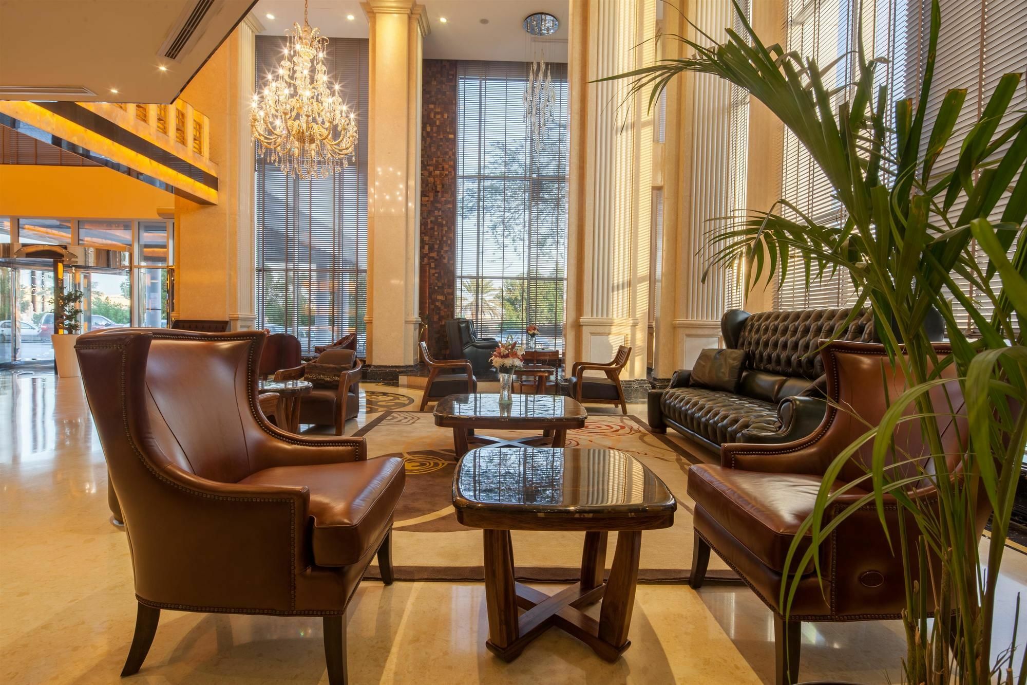 Al Ahsa Grand Serviced Apartment Al-Hofuf Exterior foto Lobby